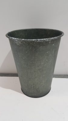 zinc vintage black pot d13h16